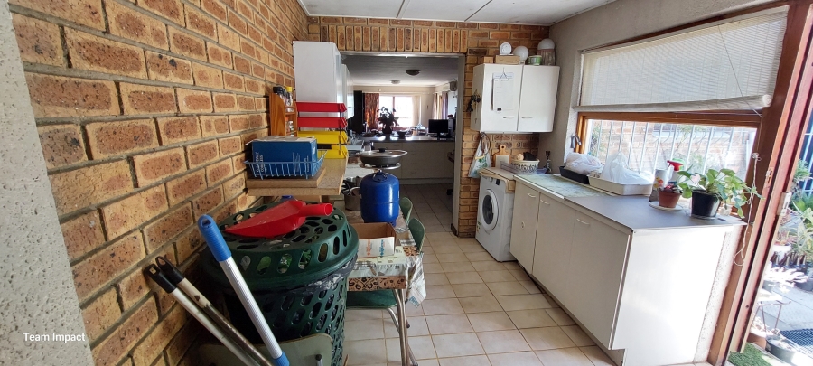 3 Bedroom Property for Sale in Twin Palms Western Cape